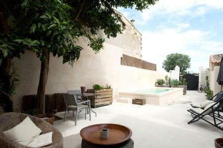 La Maison De Cerise Fourques  Dış mekan fotoğraf